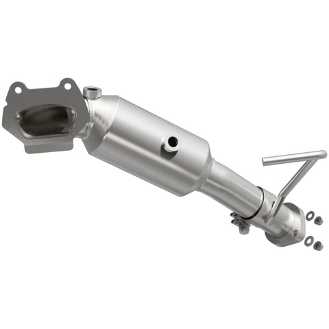 MagnaFlow OEM Grade Federal / EPA Compliant Direct-Fit Catalytic